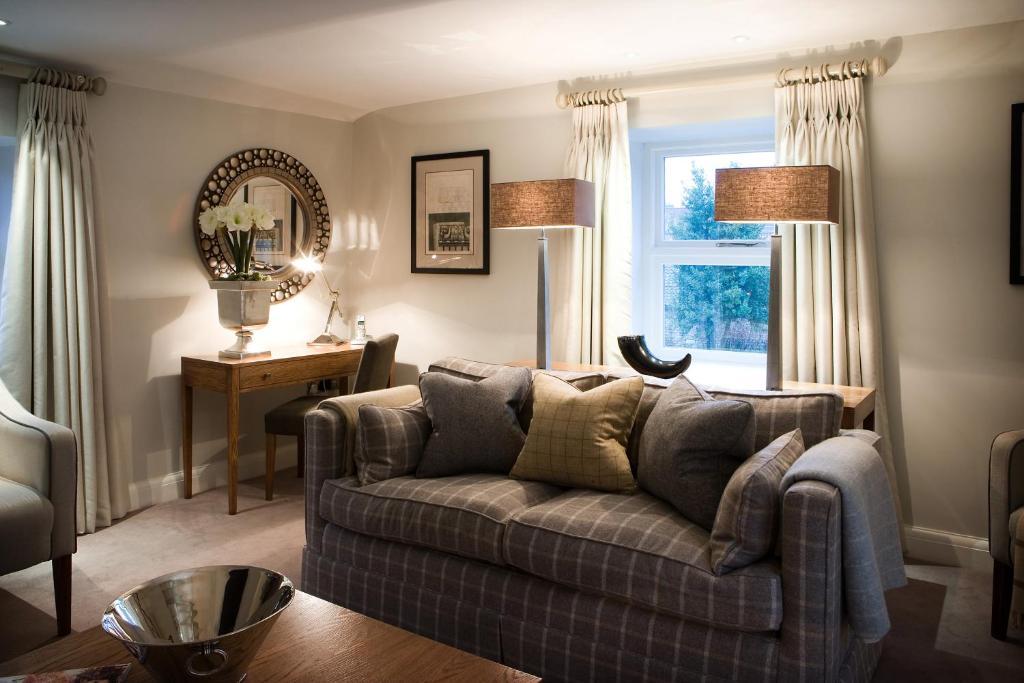 Castle Hotel & Apartments Lincoln Room photo